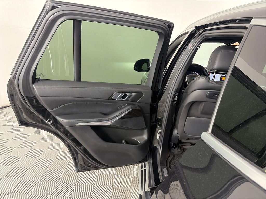 Used 2023 BMW X5 xDrive40i AWD/4WD image 12