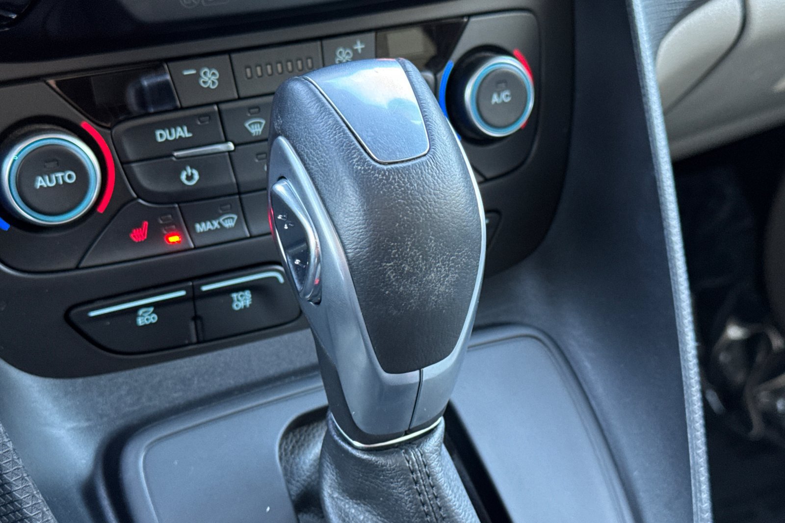 Certified 2023 Ford Transit Connect Titanium FWD image 27