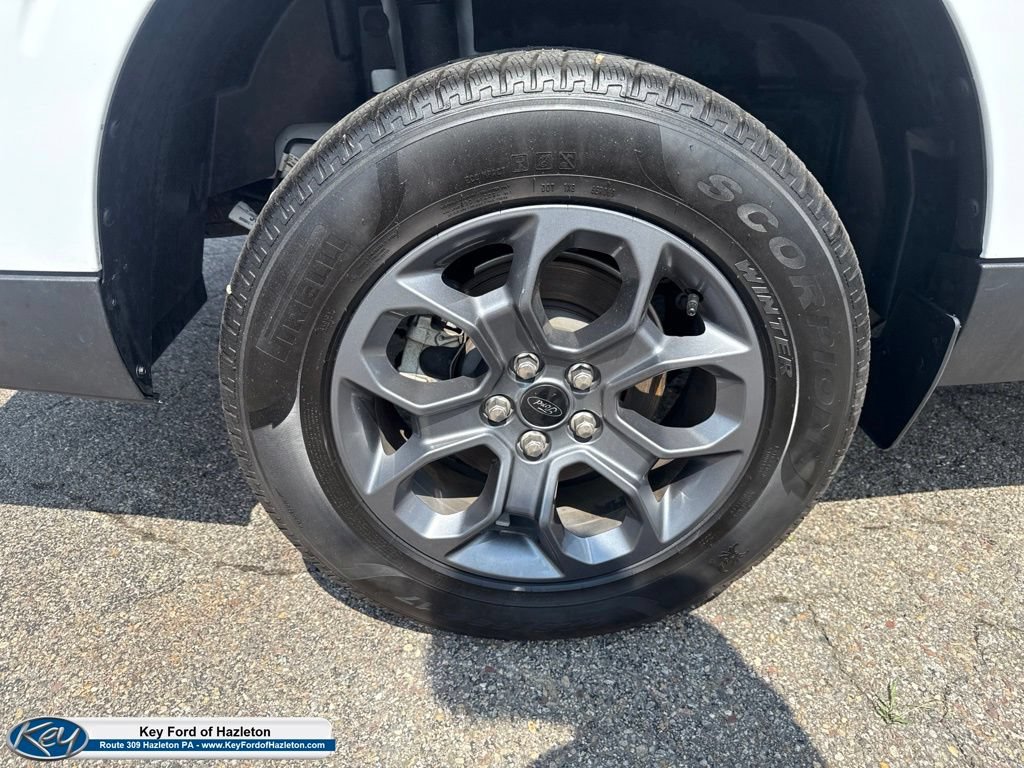 Certified 2025 Ford Maverick XLT w/ Equipment Group 301A AWD/4WD image 13