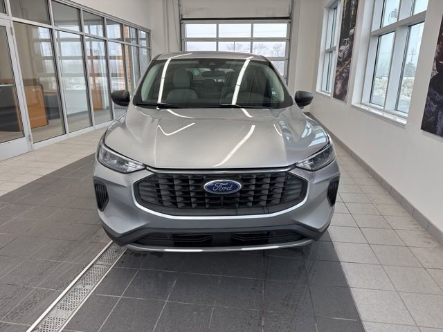 Certified 2023 Ford Escape Active AWD/4WD image 2
