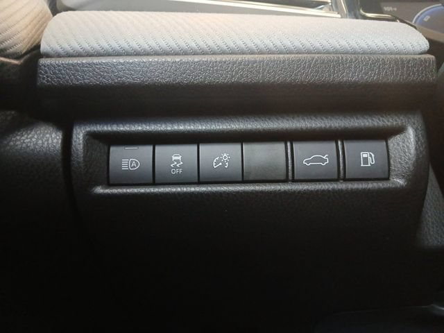 Used 2025 Toyota Camry SE FWD image 8
