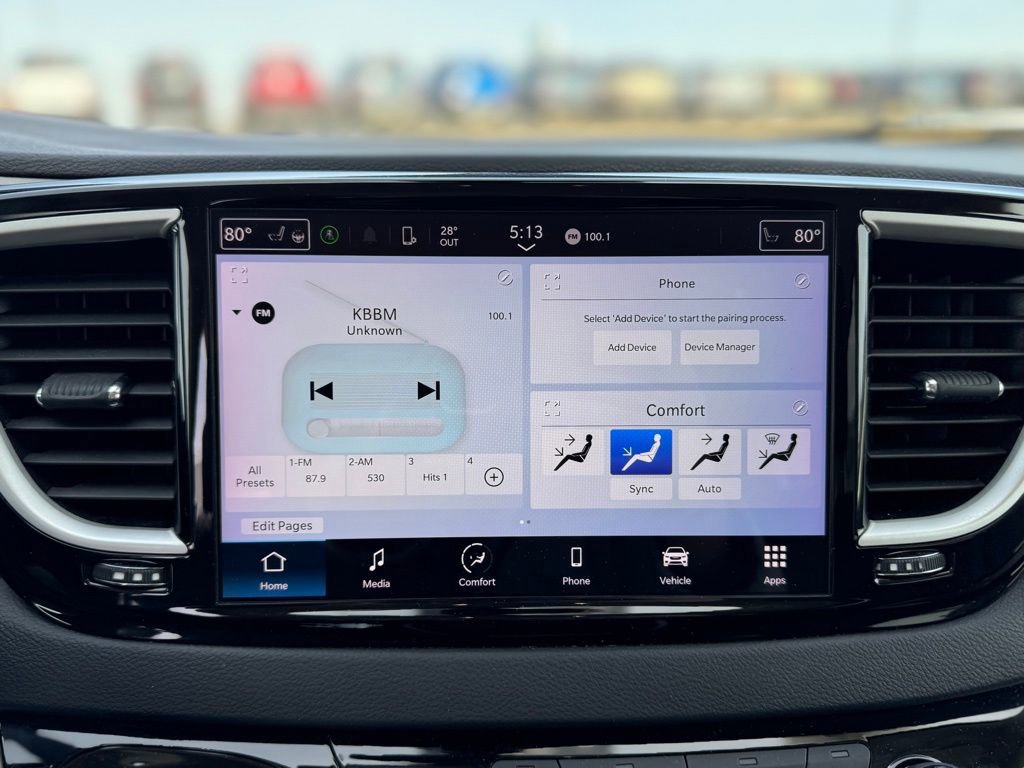 Used 2023 Chrysler Pacifica Touring-L image 24