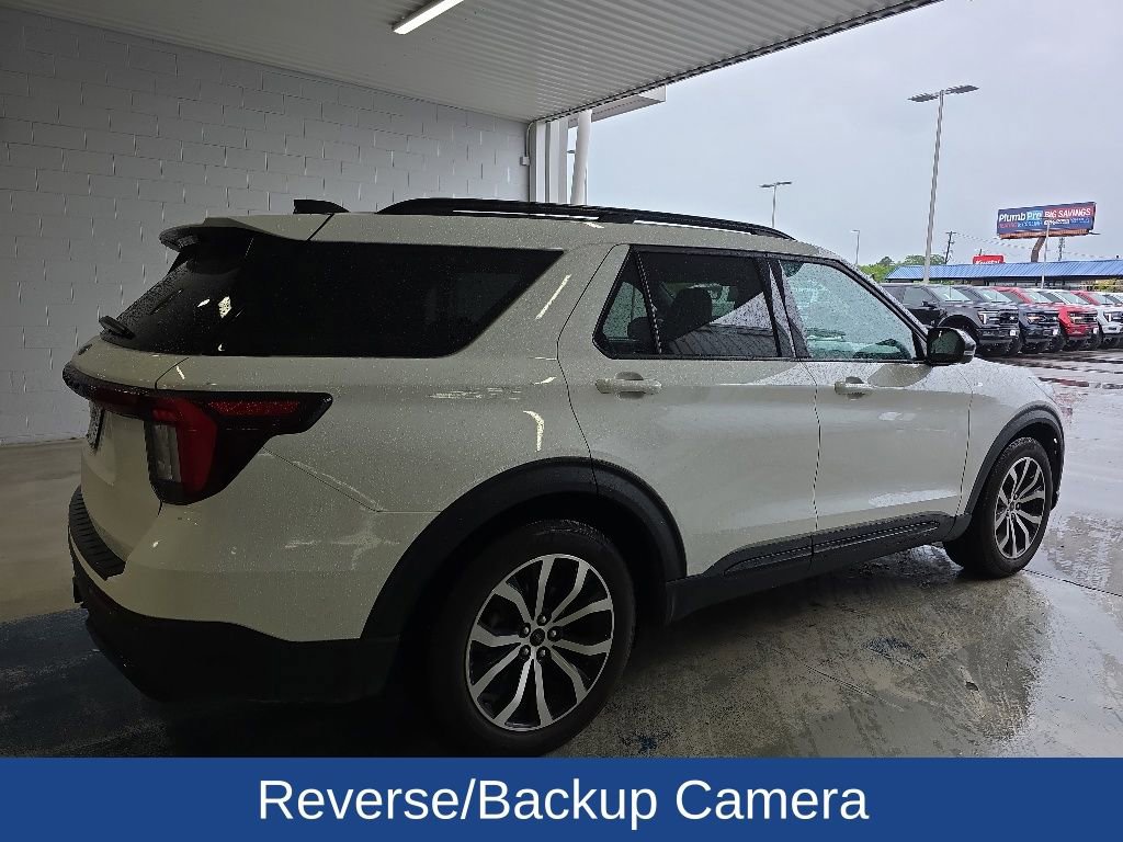 Certified 2025 Ford Explorer ST-Line RWD image 4