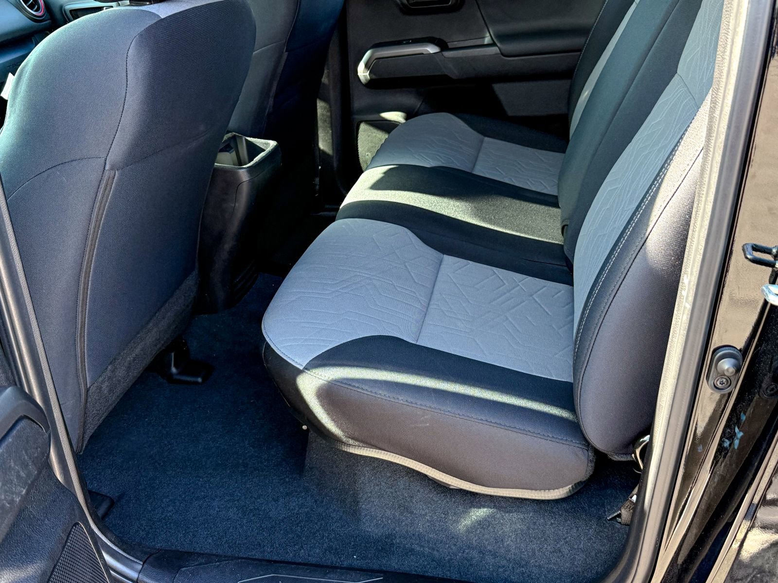 Used 2023 Toyota Tacoma TRD Sport w/ Black Out Package (TMS) image 15