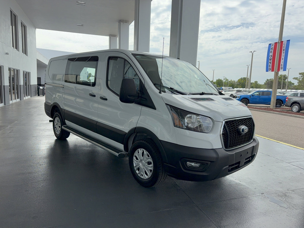 Certified 2025 Ford Transit 250 Low Roof w/ Exterior Upgrade Package RWD image 4