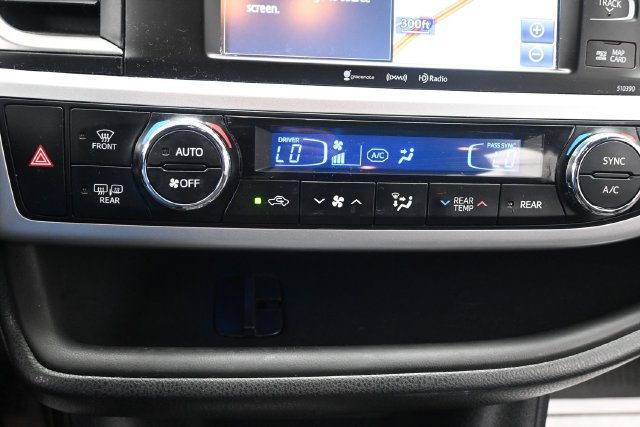 Used 2019 Toyota Highlander SE AWD/4WD image 13
