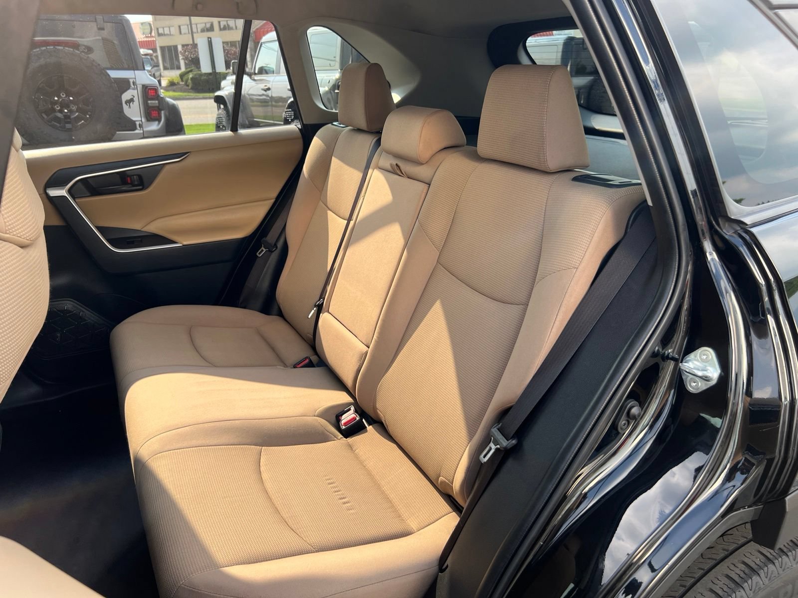 Used 2019 Toyota RAV4 LE w/ All Weather Liner Package AWD/4WD image 34