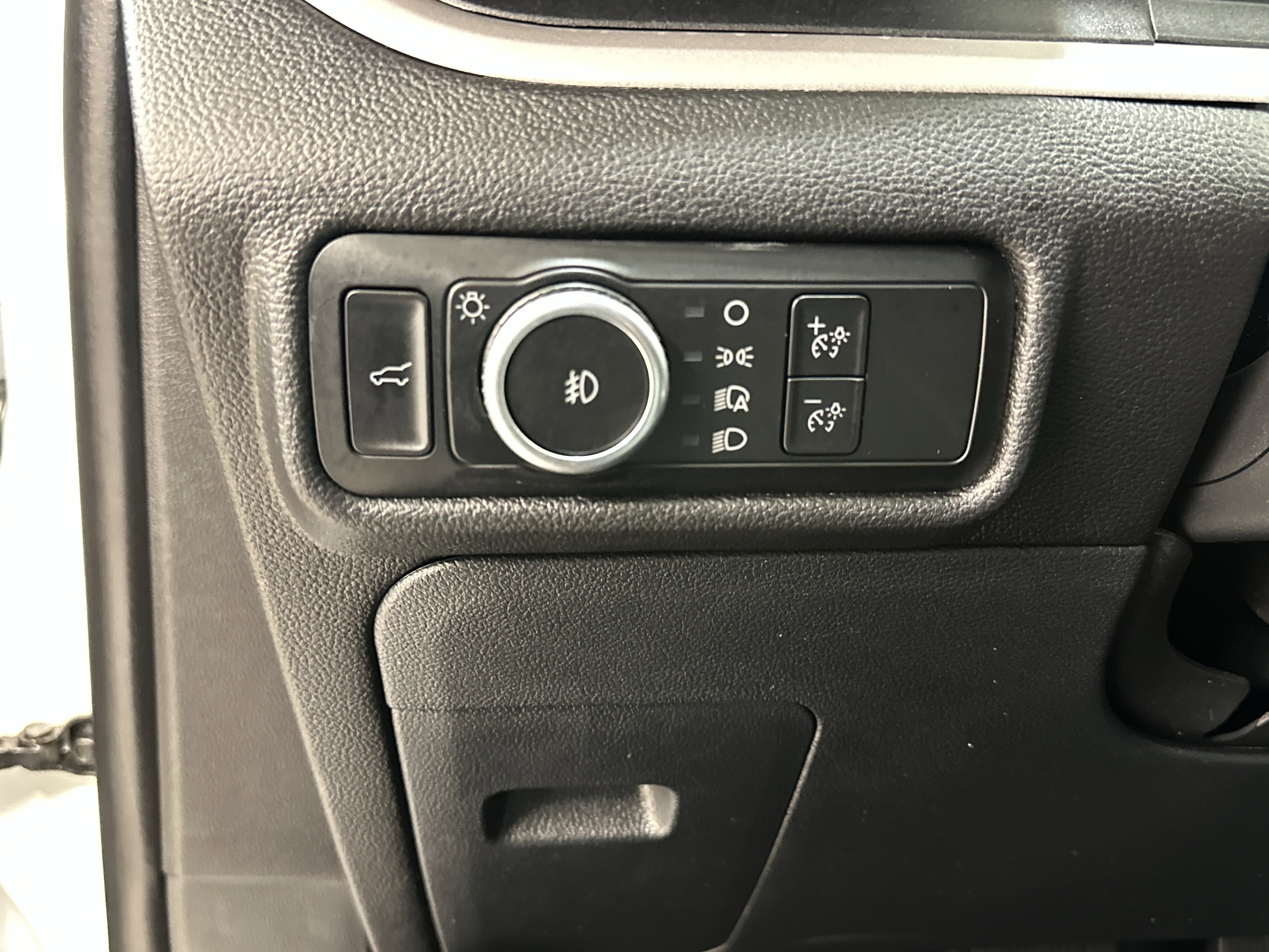 Certified 2023 Ford Explorer XLT w/ Equipment Group 202A image 22