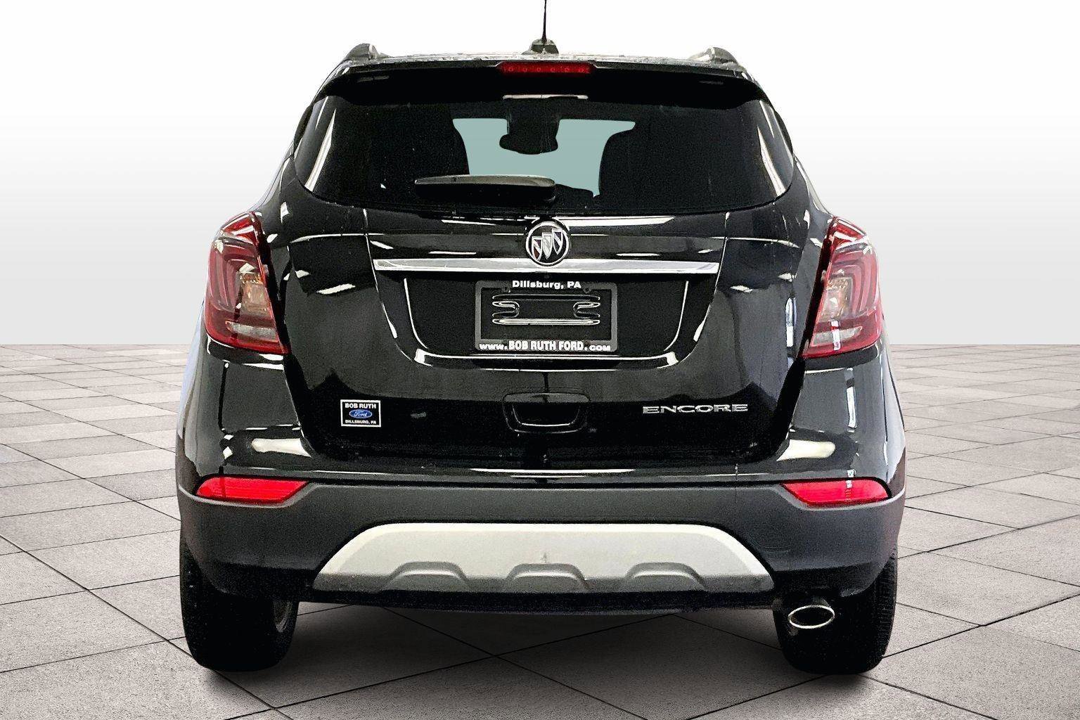 Used 2020 Buick Encore Preferred image 2