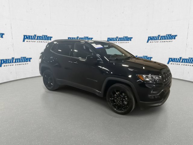 Used 2026 Jeep Compass Latitude AWD/4WD image 13