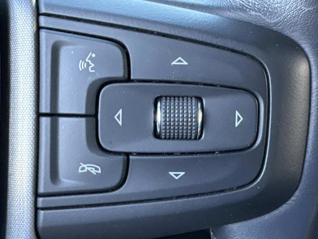 Used 2022 GMC Yukon XL SLT w/ SLT Premium Package image 32