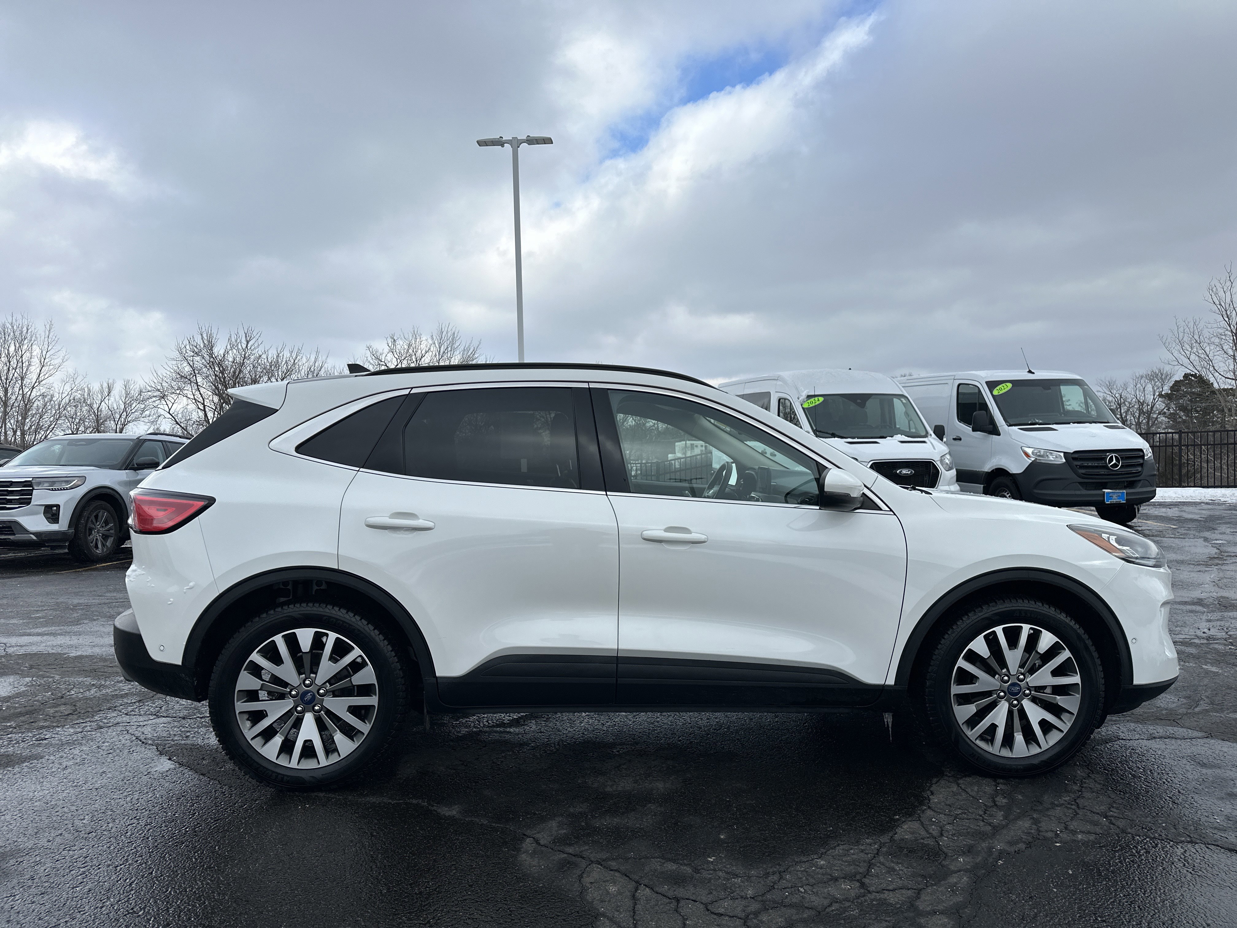 Certified 2020 Ford Escape Titanium w/ Titanium Premium Package 2.0 video 2