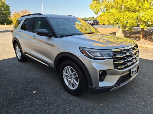 Certified 2025 Ford Explorer Active w/ Active Comfort Package RWD image 1