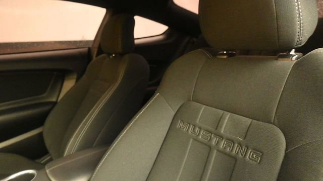 Certified 2022 Ford Mustang Coupe RWD image 18