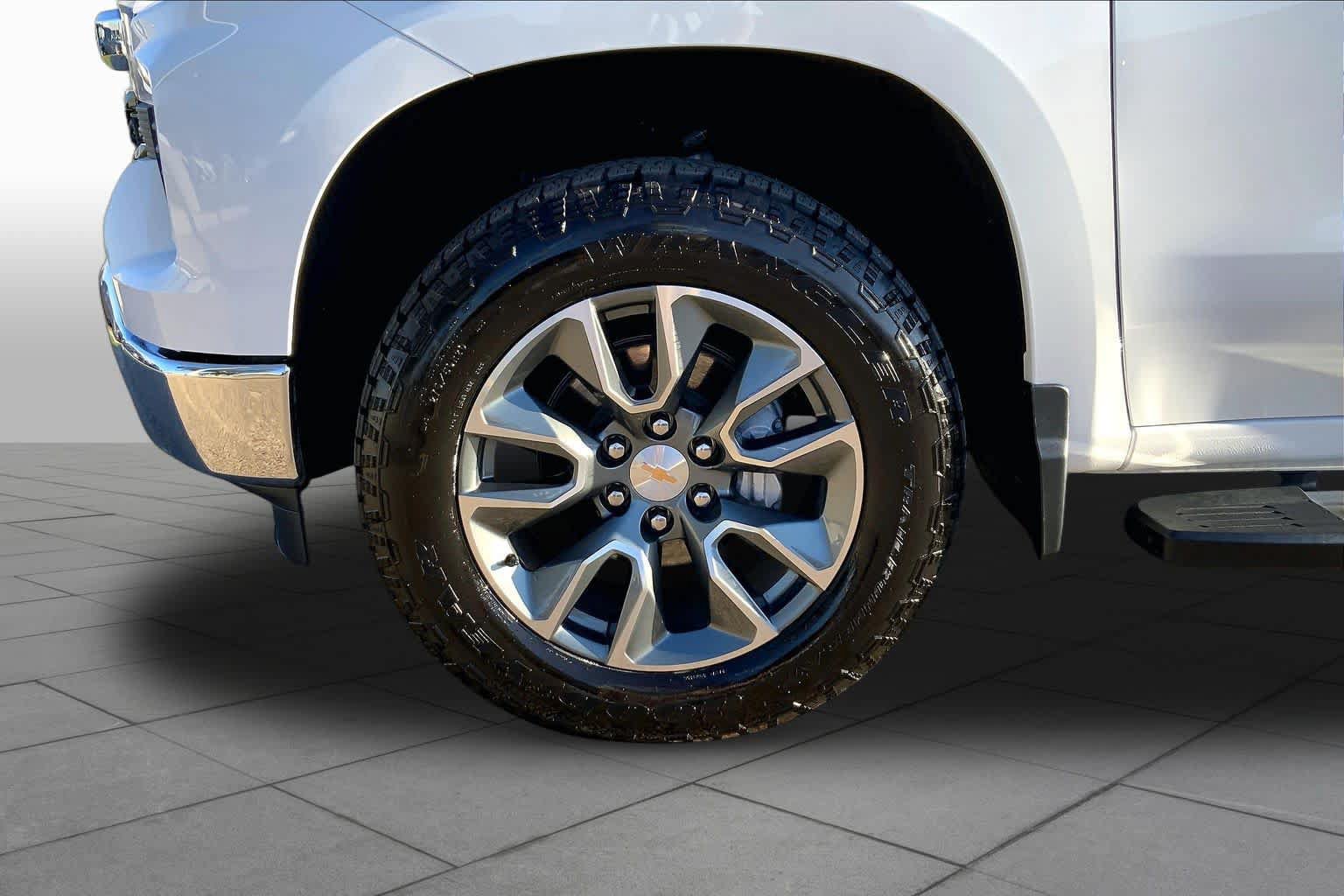 Used 2026 Chevrolet Silverado 1500 LT w/ Z71 Off-Road Package AWD/4WD image 11