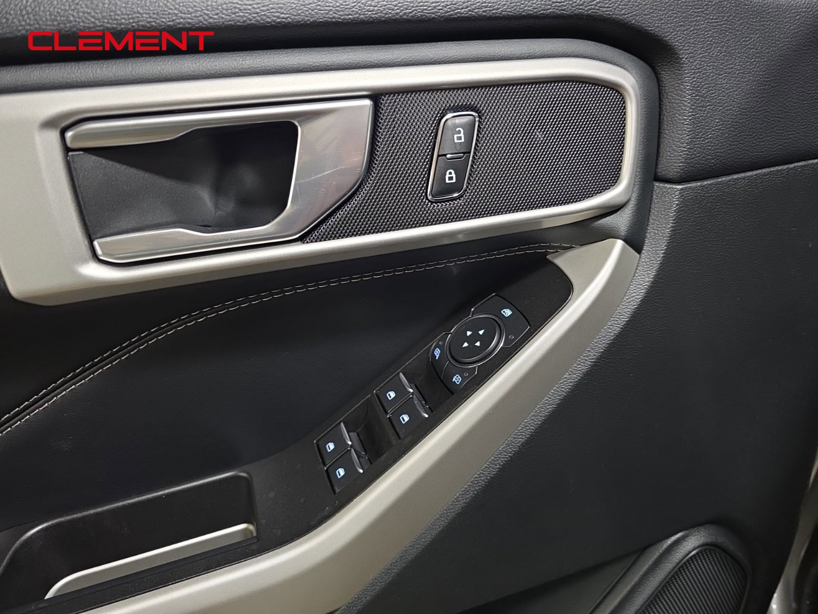 Certified 2022 Ford Explorer XLT w/ Equipment Group 202A image 23