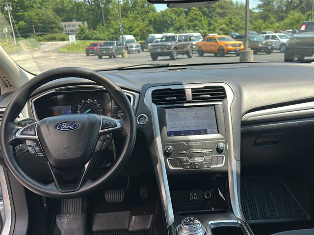 Certified 2020 Ford Fusion SE AWD/4WD image 35