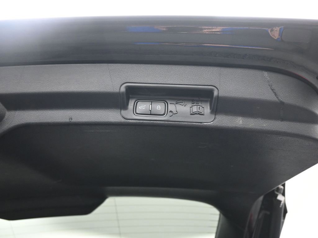 Certified 2020 Ford Explorer XLT w/ Equipment Group 202A image 53