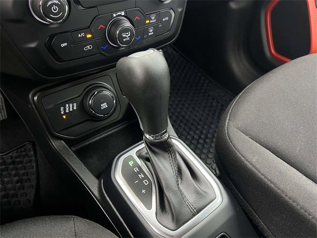 Used 2020 Jeep Renegade Latitude image 23