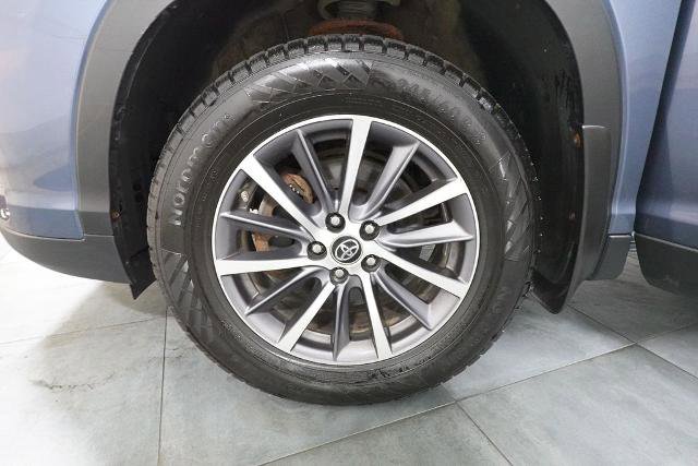 Used 2019 Toyota Highlander XLE AWD/4WD image 38