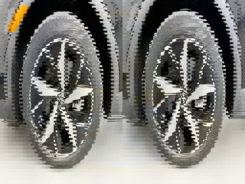 Used 2023 Volkswagen ID.4 Pro S AWD/4WD image 11