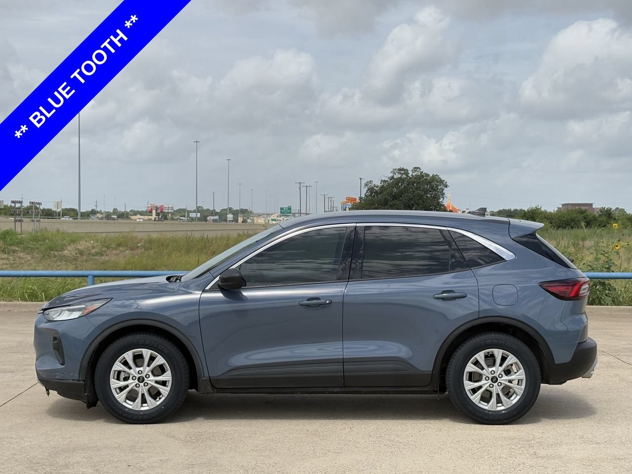 Certified 2024 Ford Escape Active FWD image 3