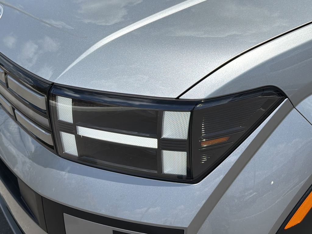 Used 2025 Hyundai Santa Fe SEL FWD image 8