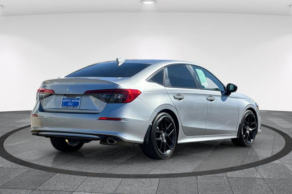 Used 2023 Honda Civic Sport image 4