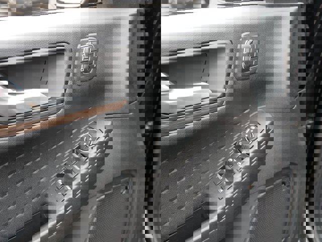 Certified 2020 Ford Escape Titanium image 16