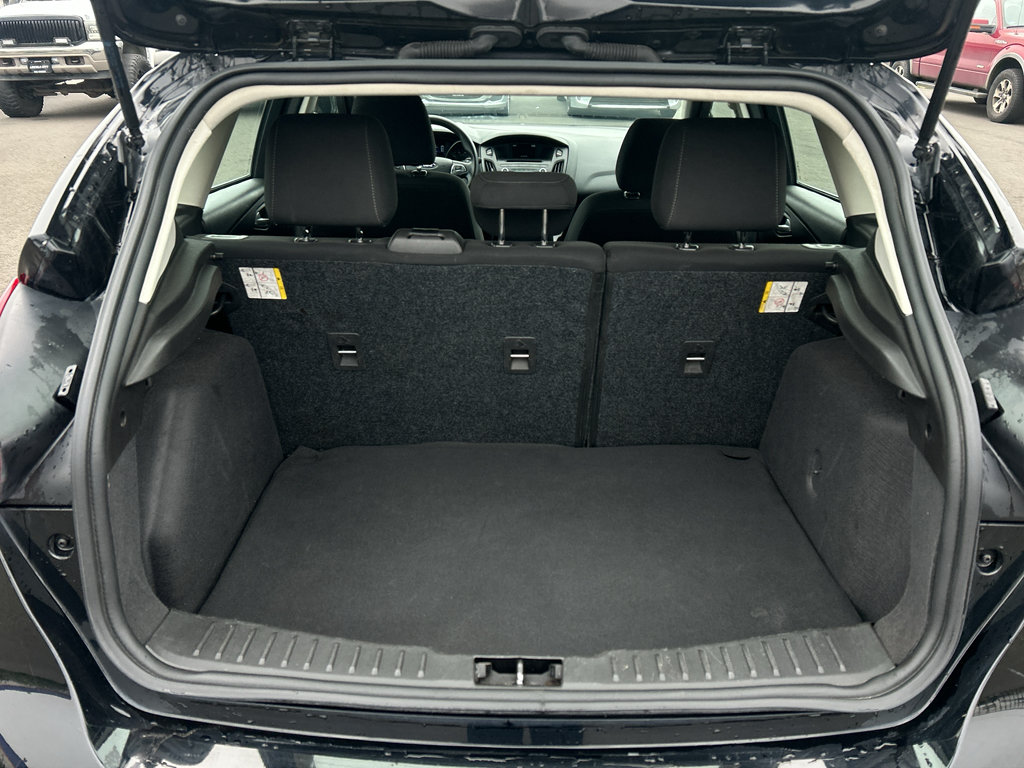 Certified 2017 Ford Focus SE FWD image 30