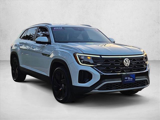 Used 2024 Volkswagen Atlas Cross Sport SE FWD image 3