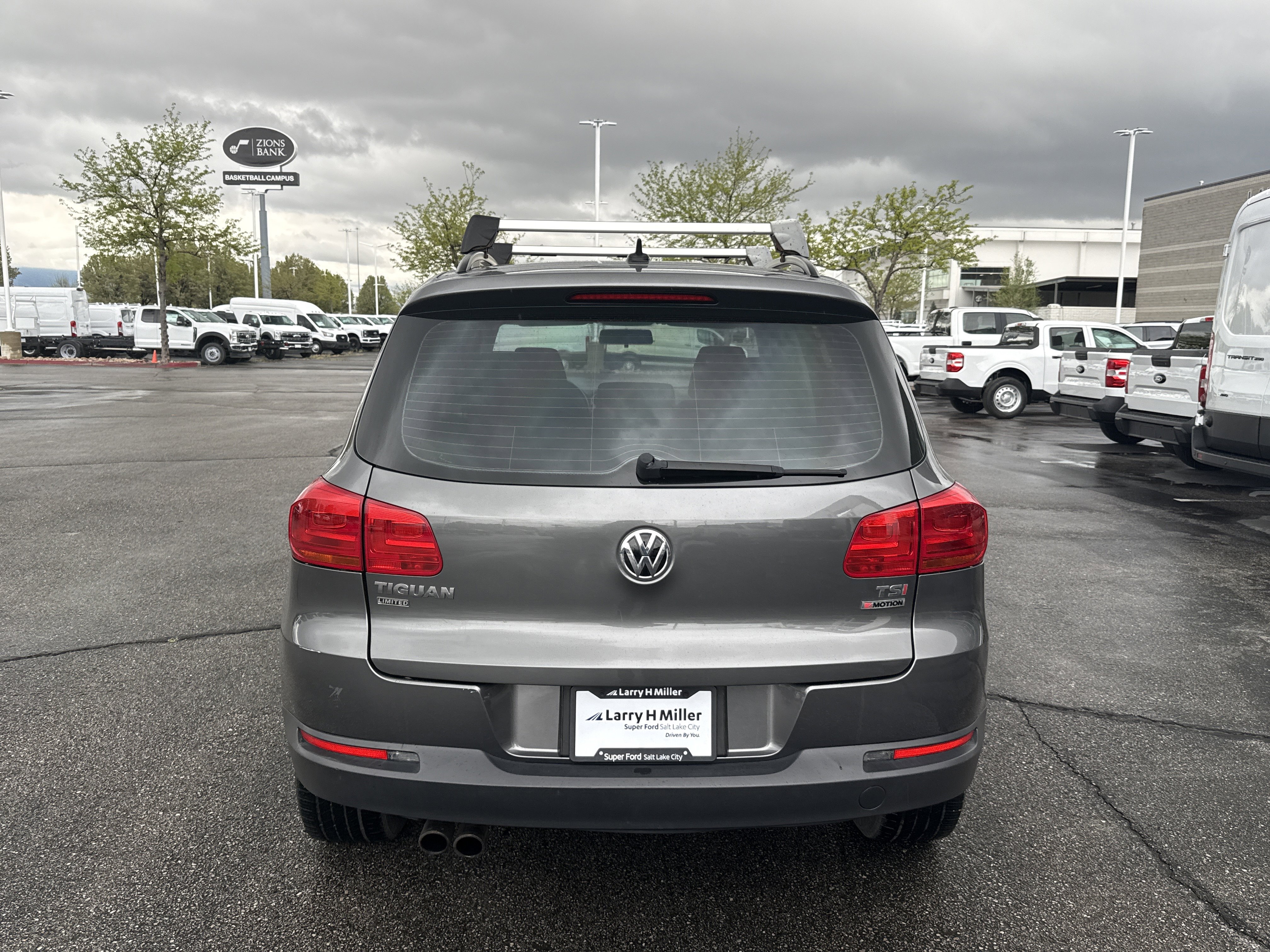 Used 2018 Volkswagen Tiguan Limited w/ Premium Package image 4