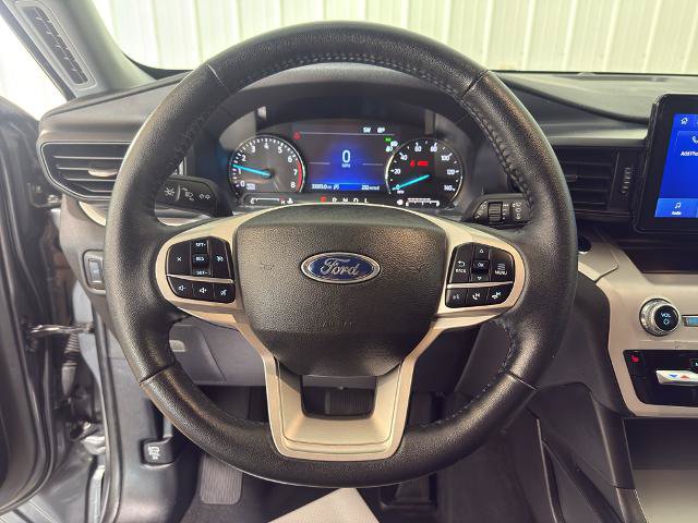 Certified 2023 Ford Explorer XLT w/ Class IV Trailer Tow Package AWD/4WD image 3