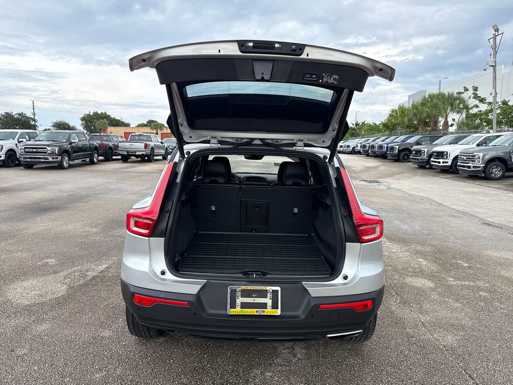 Used 2019 Volvo XC40 T5 R-Design image 27
