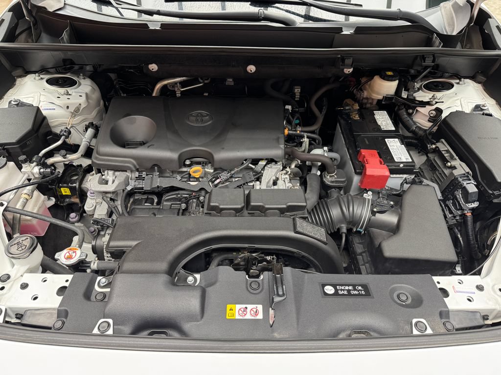 Used 2021 Toyota RAV4 XLE FWD image 28