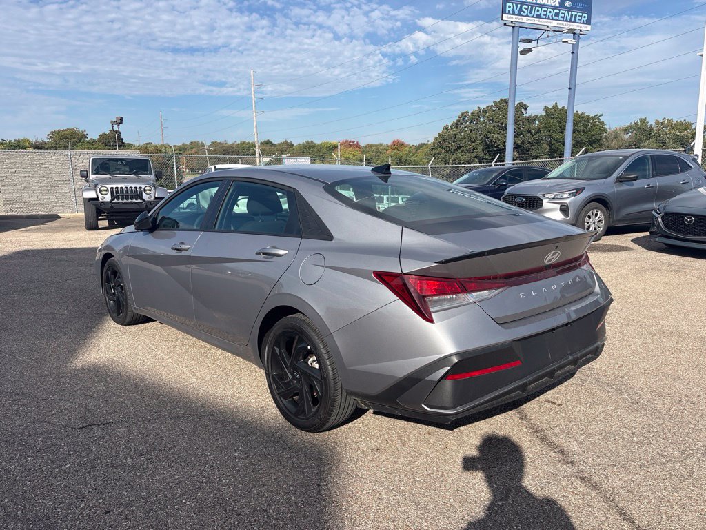 Used 2026 Hyundai Elantra Sport FWD image 5