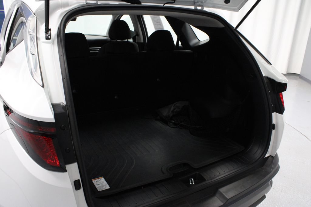 Used 2025 Hyundai Tucson SE FWD image 12