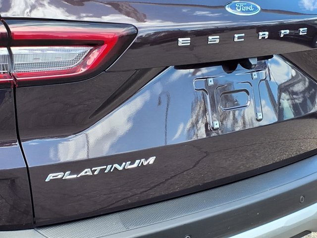 Certified 2023 Ford Escape Platinum AWD/4WD image 25