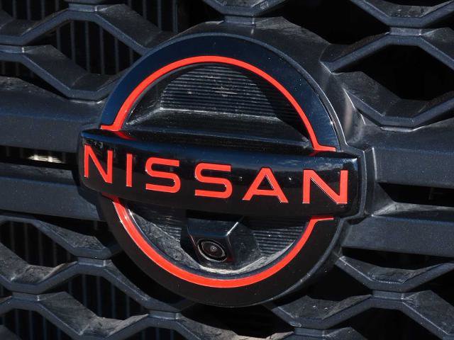 Used 2024 Nissan Titan PRO-4X w/ Pro-4x Convenience Package image 11