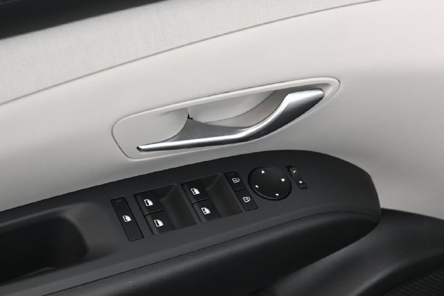 Used 2026 Hyundai Tucson SEL FWD image 12