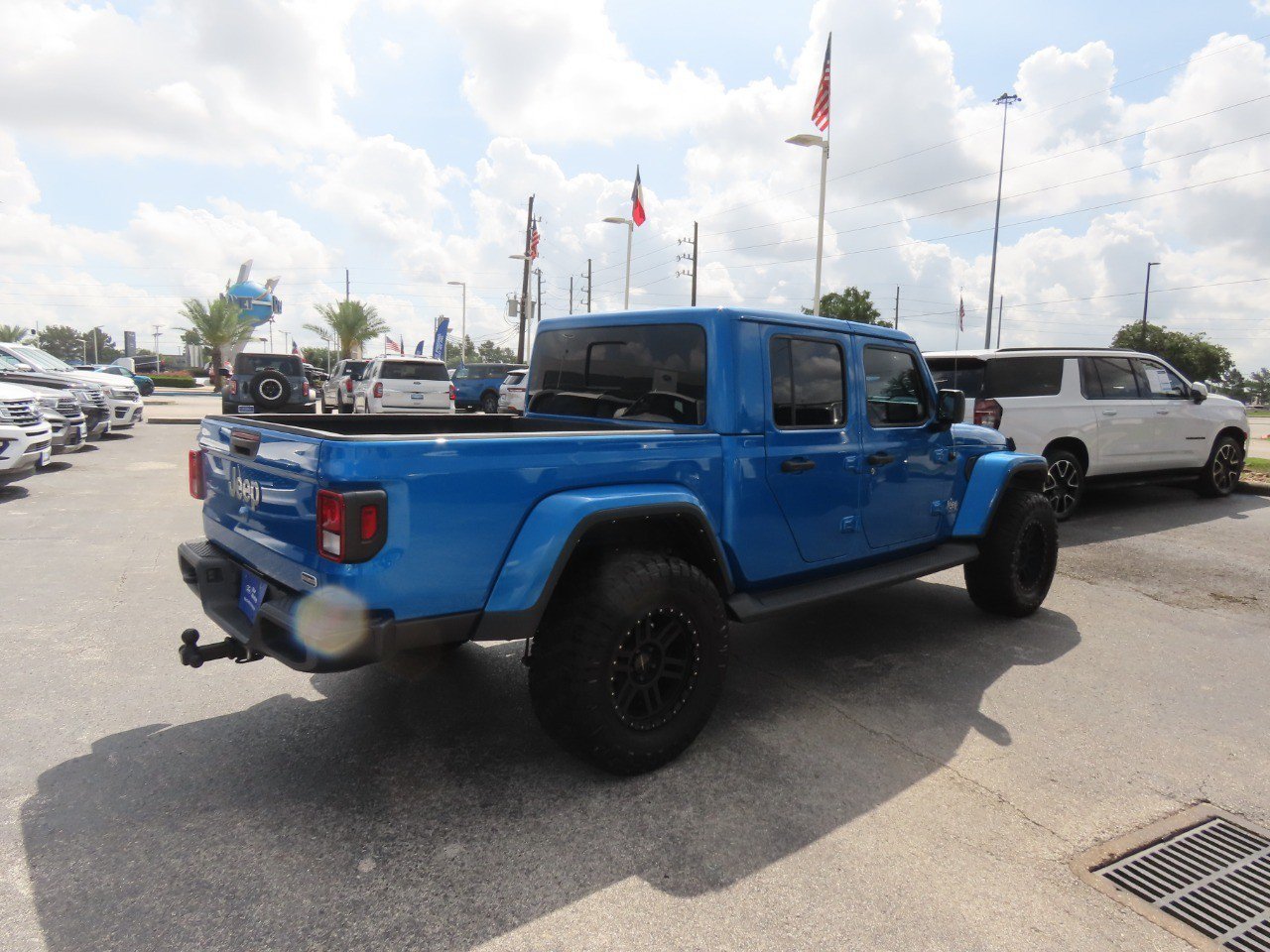 Used 2022 Jeep Gladiator Overland w/ Popular Equipment Package AWD/4WD image 9