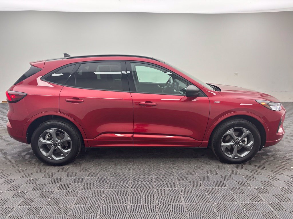 Certified 2023 Ford Escape ST-Line w/ Tech Pack #1 AWD/4WD image 7