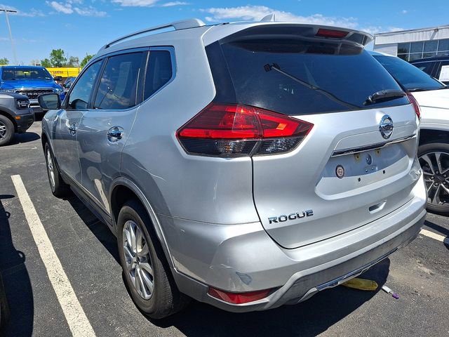 Used 2017 Nissan Rogue SV AWD/4WD image 4