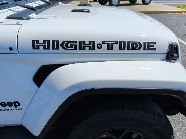 Used 2024 Jeep Gladiator Sport AWD/4WD image 8