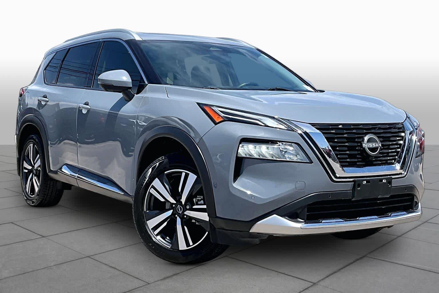 Used 2023 Nissan Rogue Platinum w/ Platinum Premium Package FWD image 3
