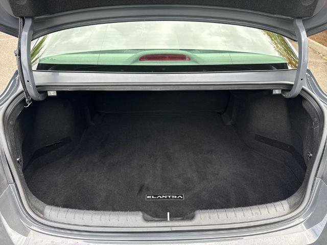 Used 2024 Hyundai Elantra SE FWD image 31