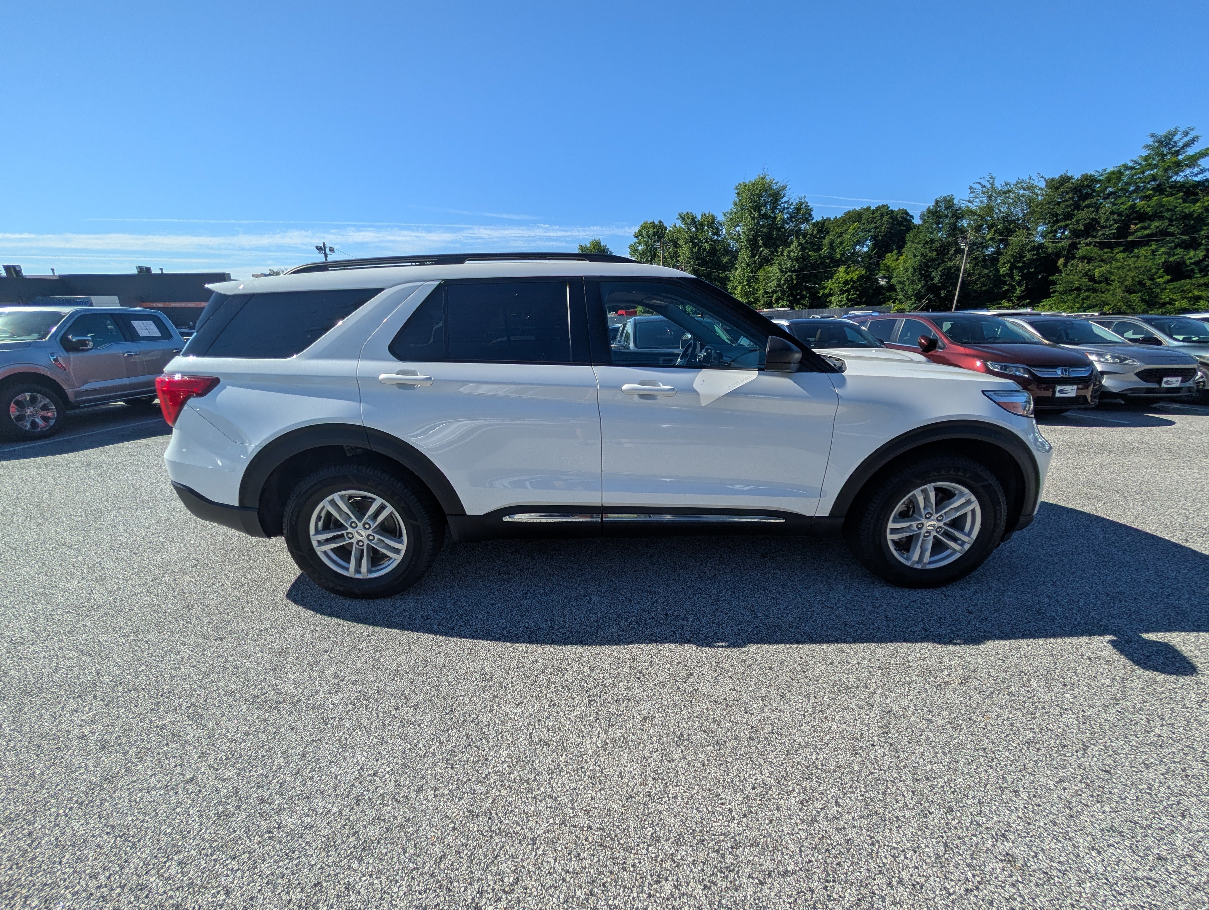 Certified 2022 Ford Explorer XLT w/ Equipment Group 202A AWD/4WD image 8