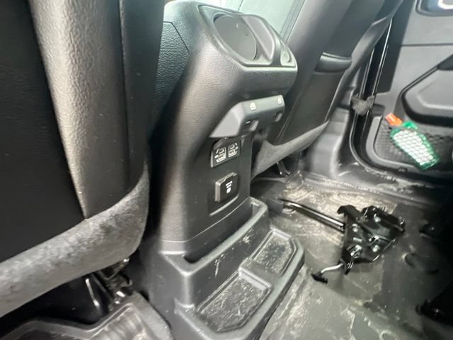 Used 2021 Jeep Wrangler Unlimited Sahara AWD/4WD image 29