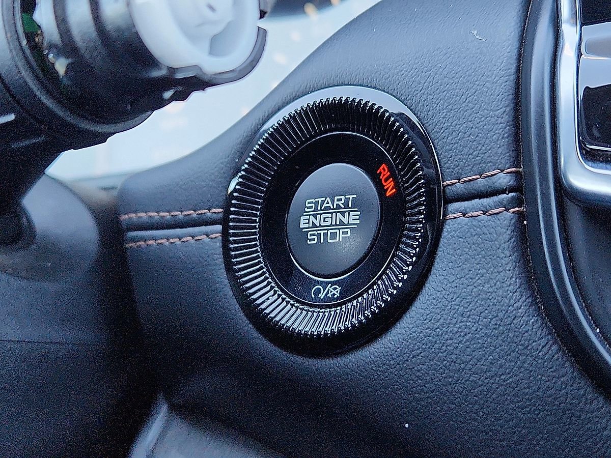 Used 2023 Jeep Compass Limited AWD/4WD image 9