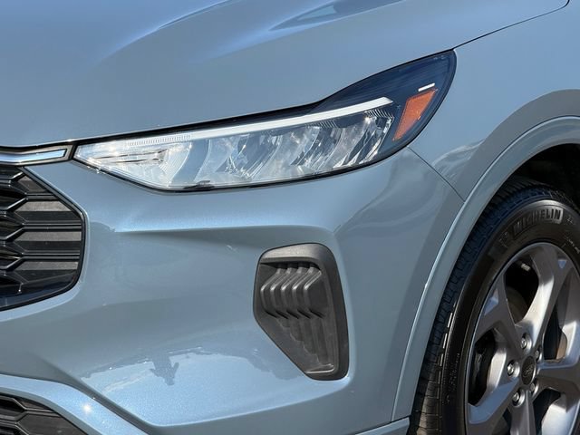 Certified 2023 Ford Escape ST-Line w/ Tech Pack #1 AWD/4WD image 16